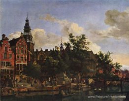 Vue d'oudezijds voorburgwal avec la kerk Oude à Amsterdam Vue d'oudezijds voorburgwal avec la kerk Oude à Amsterdam