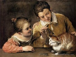 Deux enfants taquinant un chat Deux enfants taquinant un chat