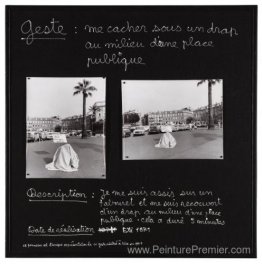 Geste: Me Cacher Sous Un Drap au milieu du lieu de la place publ Geste: Me Cacher Sous Un Drap au milieu du lieu de la place publ