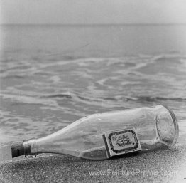 Le navire, Brighton Beach, Sussex, Angleterre Le navire, Brighton Beach, Sussex, Angleterre