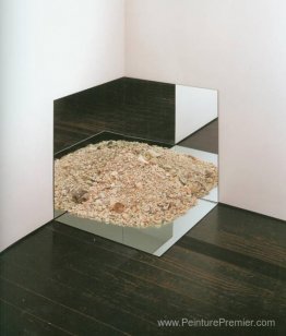 Miroir et coquilles écrasées