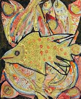 Poissons dorés dans la mer sombre