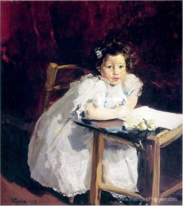 Elena à son bureau
