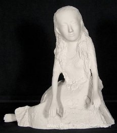 Alice II (pieds non croisés)