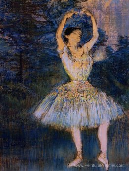 Danseuse avec des bras levés