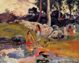 Femmes dans les rives de la rivière