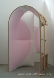 Maison rose inutile de l'art