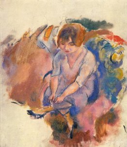 Jeune femme mettant ses chaussettes