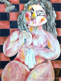 Femme profitant de la douche