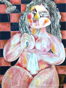 Femme profitant de la douche
