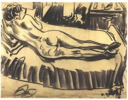 Femme allongée nue sur un canapé