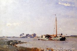 Navire sur une flaque d'eau Navire sur une flaque d'eau