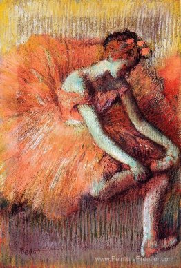 Danseuse ajustant son Sandel Danseuse ajustant son Sandel