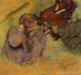 Femme assise sur l'herbe Femme assise sur l'herbe