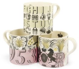 Trois tasses conçues pour Wedgwood Trois tasses conçues pour Wedgwood