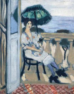 Femme tenant un parapluie Femme tenant un parapluie