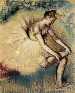 Danseuse mettant sa pantoufle Danseuse mettant sa pantoufle