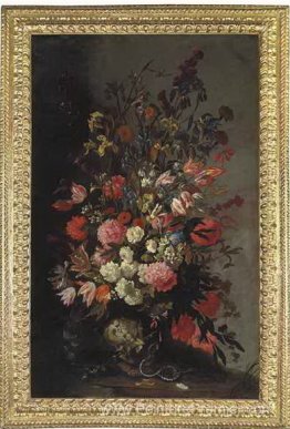 Tulipes, lys, iris et autres fleurs, dans une urne sculptée, ave Tulipes, lys, iris et autres fleurs, dans une urne sculptée, ave