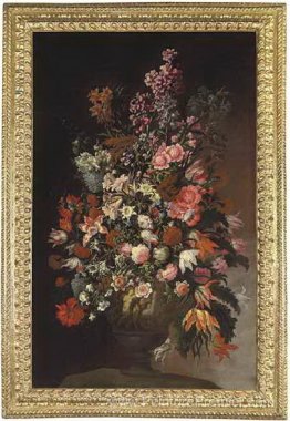 Roses, tulipes, chrysanthèmes et autres fleurs, dans une urne sc Roses, tulipes, chrysanthèmes et autres fleurs, dans une urne sc