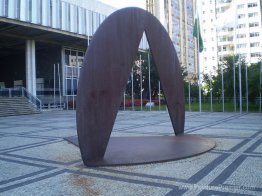 Escultura no Sala das Bandeiras da Assembleia Legislativa de Min Escultura no Sala das Bandeiras da Assembleia Legislativa de Min