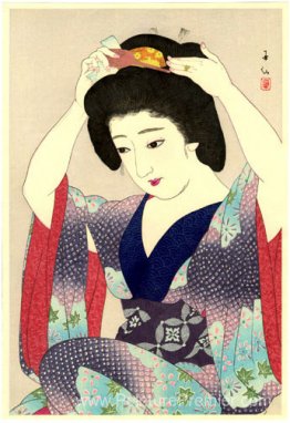 Maiko préparant la coiffure Maiko préparant la coiffure