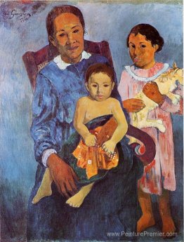 Tahitienne et deux enfants Tahitienne et deux enfants