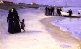Un bateau blanc au rivage, fin d'été de la fin Un bateau blanc au rivage, fin d'été de la fin