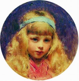 Portrait de la fille avec un ruban bleu dans un cheveux Portrait de la fille avec un ruban bleu dans un cheveux