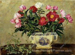 Nature morte. Peonies dans un vase en porcelaine. Nature morte. Peonies dans un vase en porcelaine.