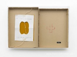 Il y a un noeud au milieu de cette finelle aU Center de CETTe Pa Il y a un noeud au milieu de cette finelle aU Center de CETTe Pa