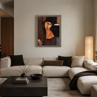 Jeanne Hebuterne avec chapeau et collier — Résidence contemporaine