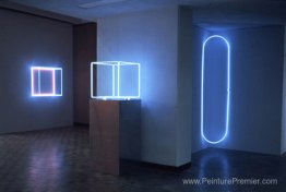 Boîte bleue du mur, boîte bleue, coin intérieur bleu néon Boîte bleue du mur, boîte bleue, coin intérieur bleu néon