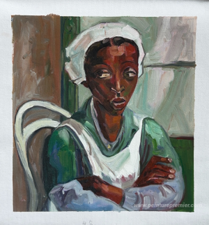 Femme de chambre en uniforme